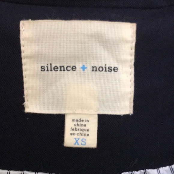 Urban Outfitters Navy Blazer - Picture 2 of 2